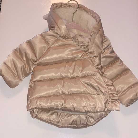 Baby Gap Light Pink Puffer Coat/Size 0-6 months - Picture 2 of 2
